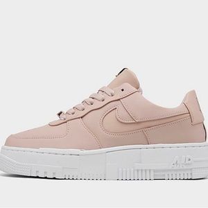 WOMEN'S NIKE AIR FORCE 1 PIXEL CASUAL SHOES gently used size 9.5